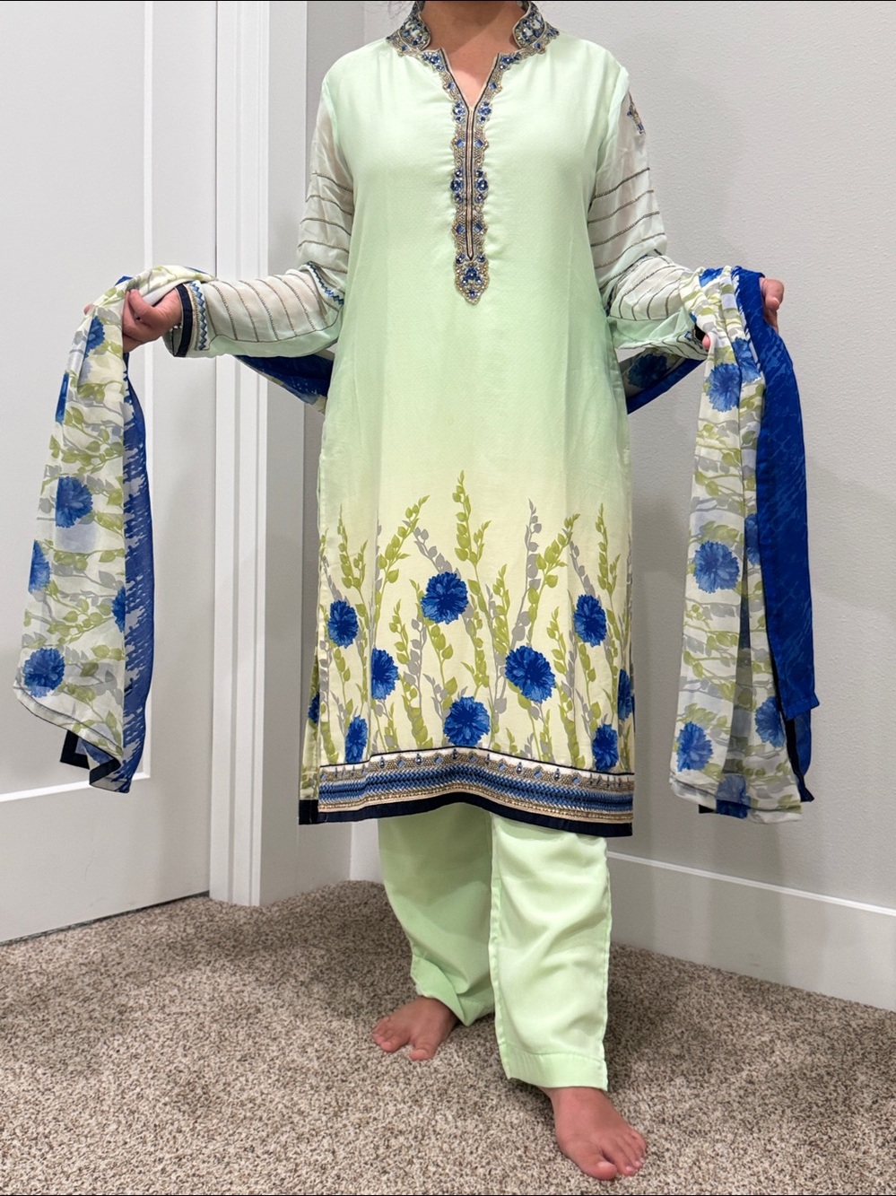 3 piece Light Green Floral Embroidered Salwar Kameez with pant and Dupatta - Picture 3 of 16
